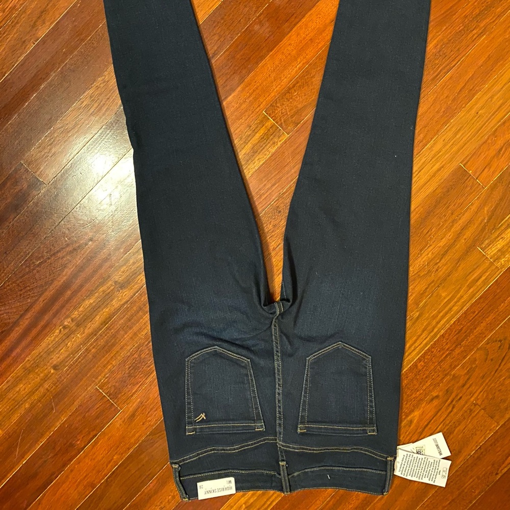 William Rast Jeans - Picture 4 of 5